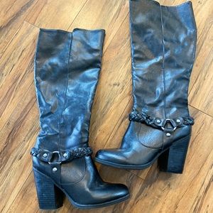 Madeline Stuart heeled, leather boots!